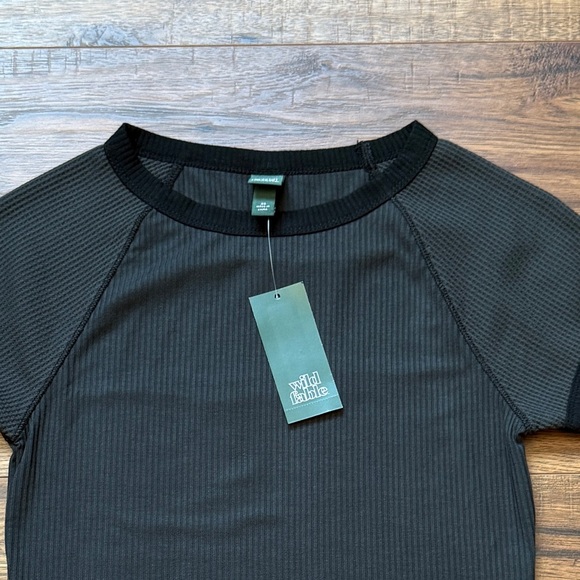 Wild Fable Women's Short Sleeve Ribbed Waffle Slim Crop T-Shirt Size XS - Picture 3 of 6